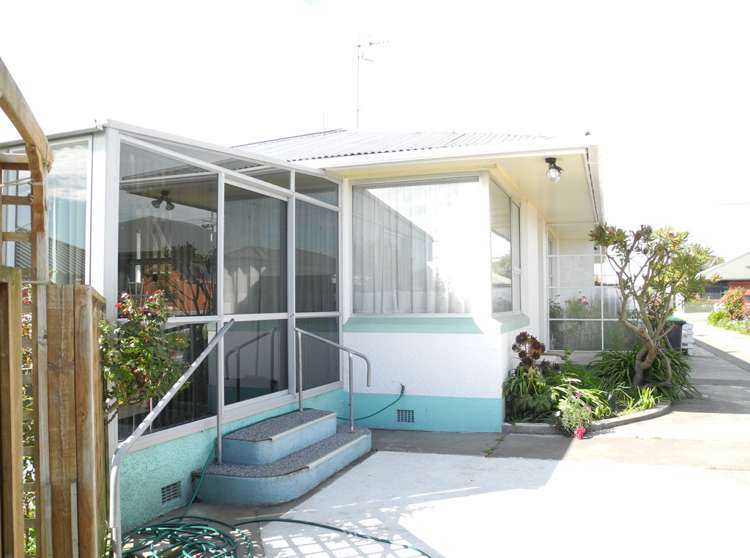 2/35 Dee Street Seaview_1