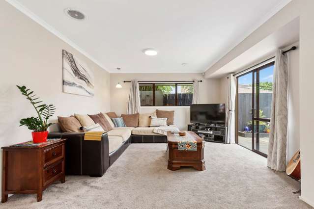 2/4 Balgowan Terrace Conifer Grove_1