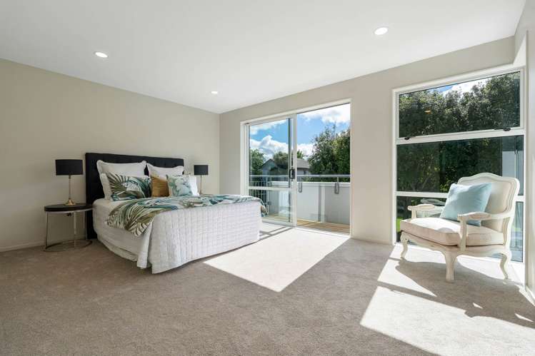 16 Phar Lap Crescent Takanini_8