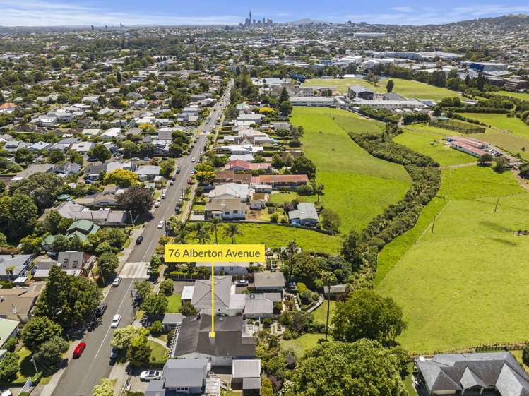 76 Alberton Avenue Mount Albert_24