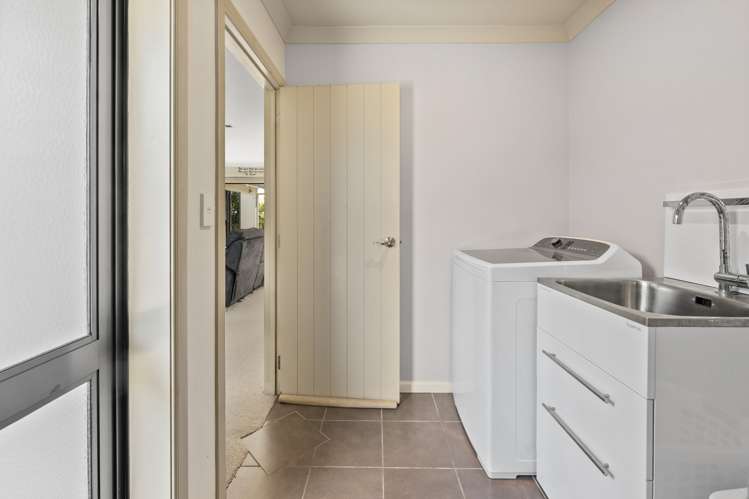 24 Devoy Drive Owhata_17