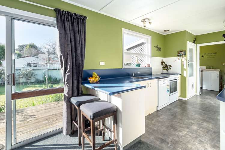 9 Skipage Grove Featherston_16