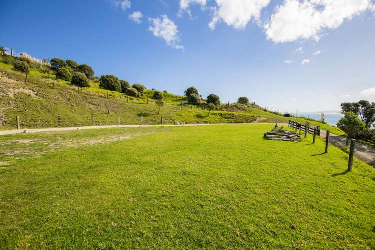 87 Lochiel Street Mahia_1