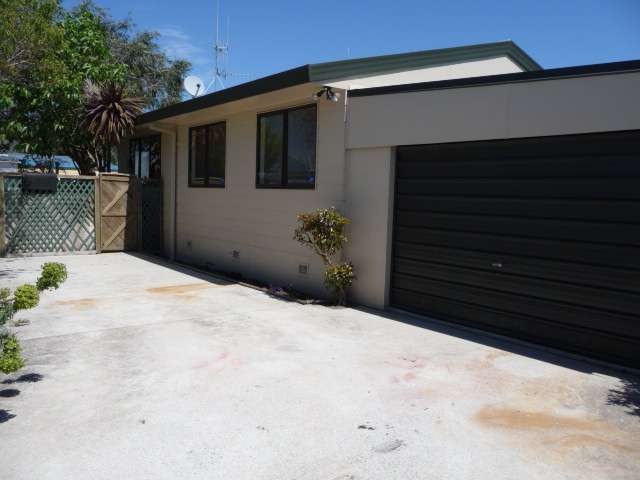 Cosy 3-Bedroom Home with a Fantastic Fully Fenced Yard