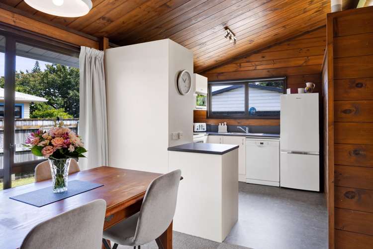 23 Rospeath Crescent Spotswood_3