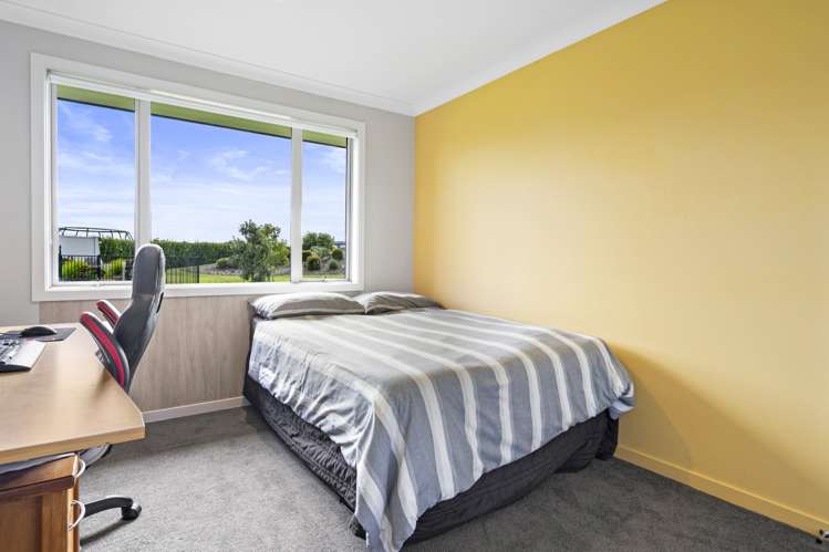 44 Baxter Michael Crescent Cambridge_16