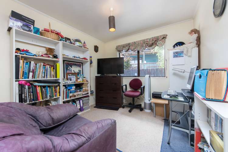 9 Panzic Place Glen Eden_15