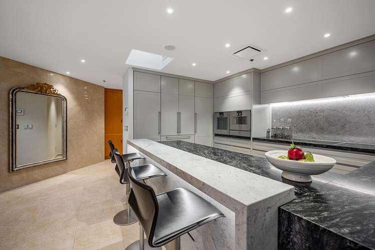 6b/173 Hurstmere Road Takapuna_13