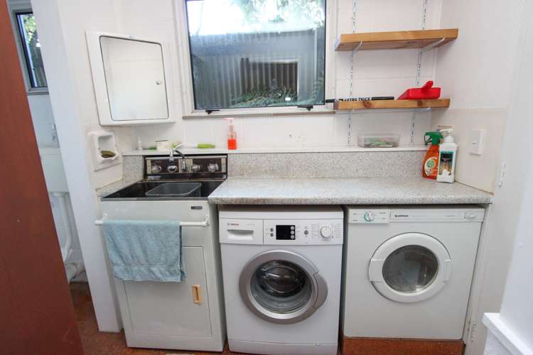 167 Queens Drive Richmond_15