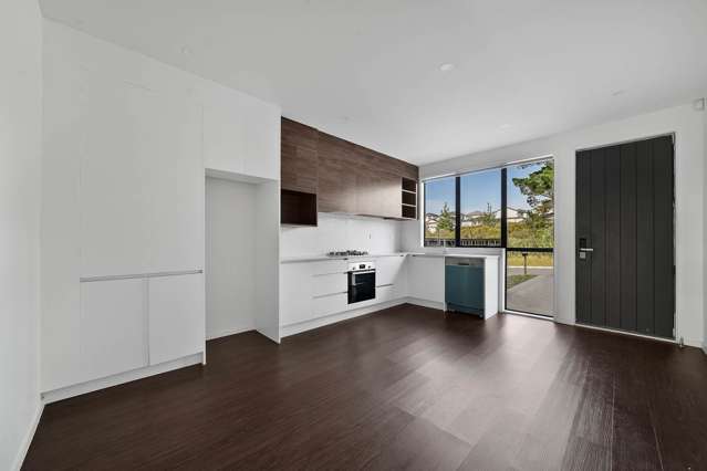 3 Bedrooms  3 Bathrooms (1 Ensuite)  Freehold