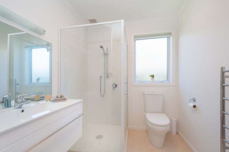 10 Larsen Crescent Tawa_16