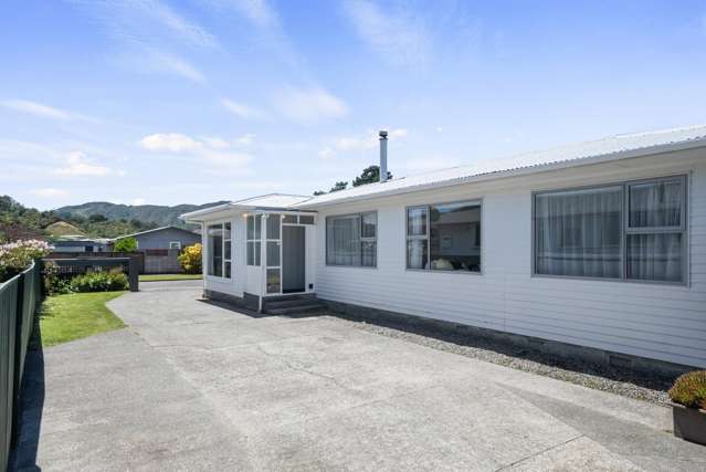 13 Wetherby Grove Wainuiomata_1