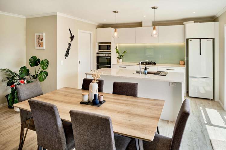 8 Frances Brown Avenue Aotea_7