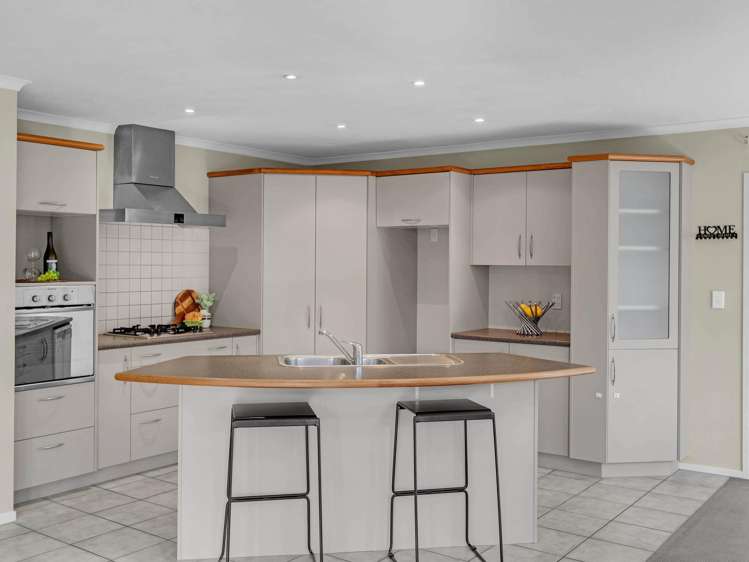 2 Shiraz Place Rototuna_15