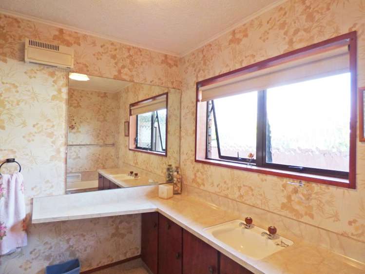 2/14 Avondale Road Taradale_9