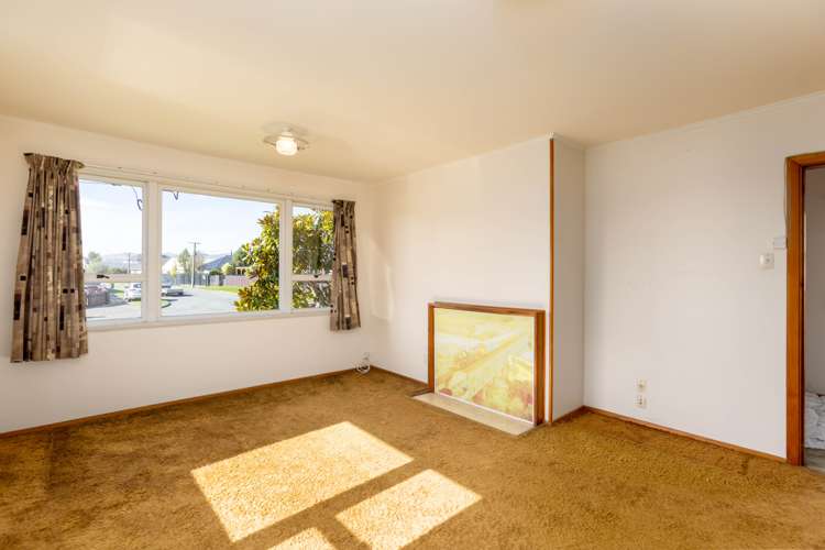 15 Carisbrooke Street Aranui_5