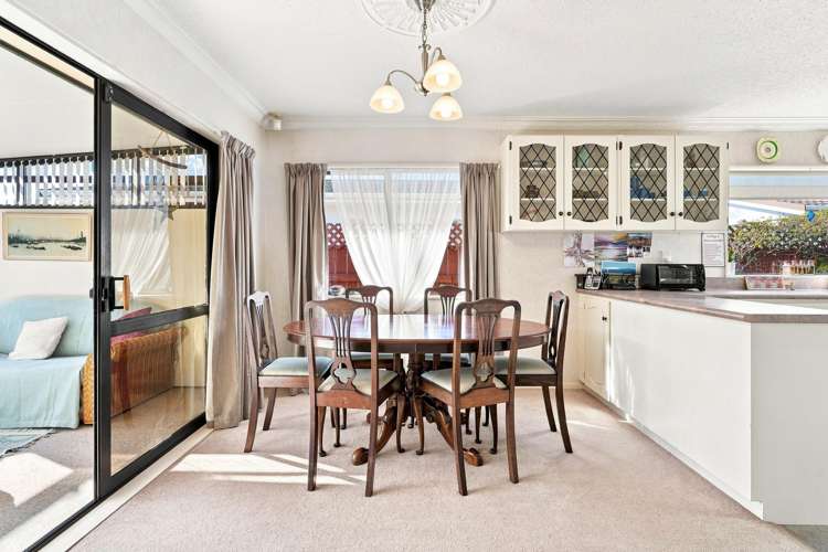 2 Warwick Place Springvale_9