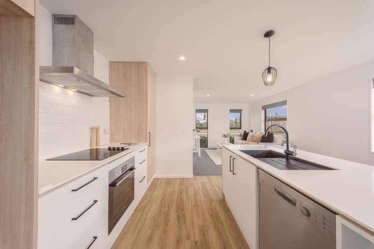 169 Faringdon Boulevard Rolleston_4