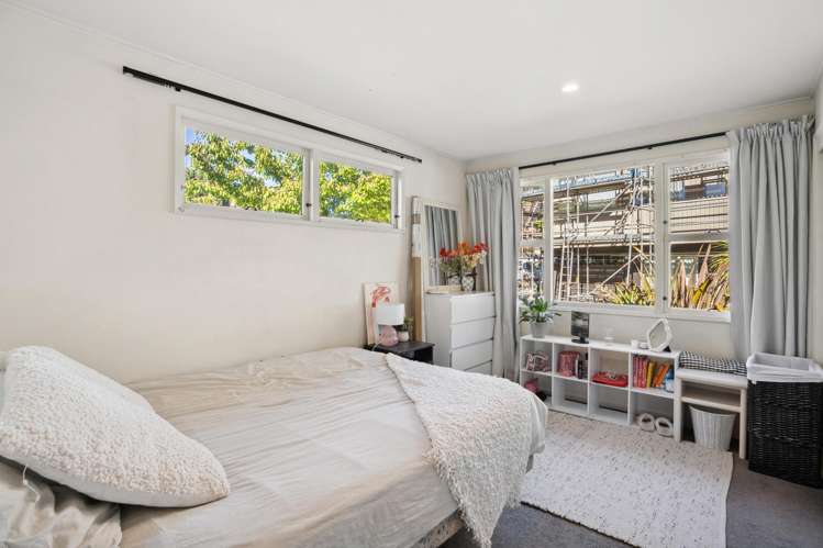 6 Wynyard Crescent Fernhill/Sunshine Bay_7