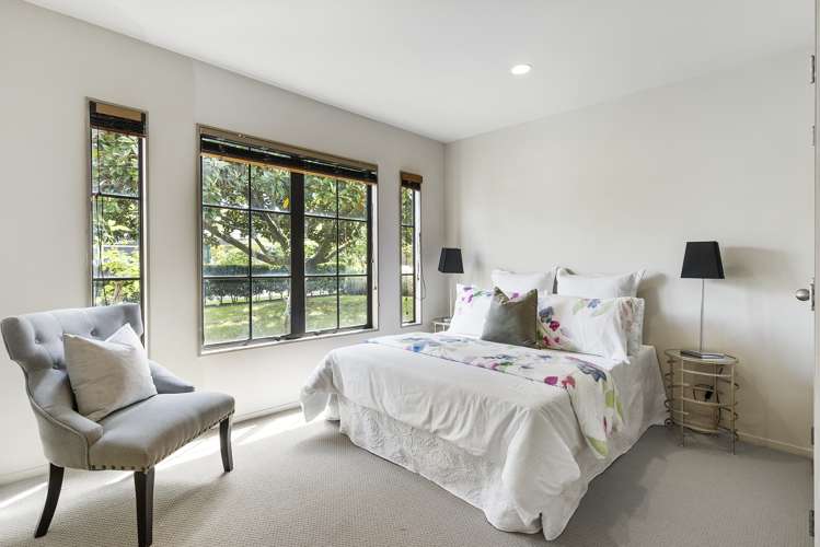 8 Mull Place Wattle Downs_15