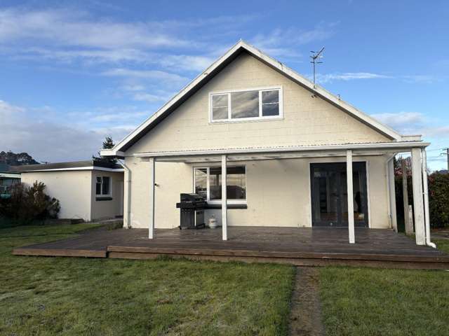 4 OR 5 BEDROOM - PAHIATUA