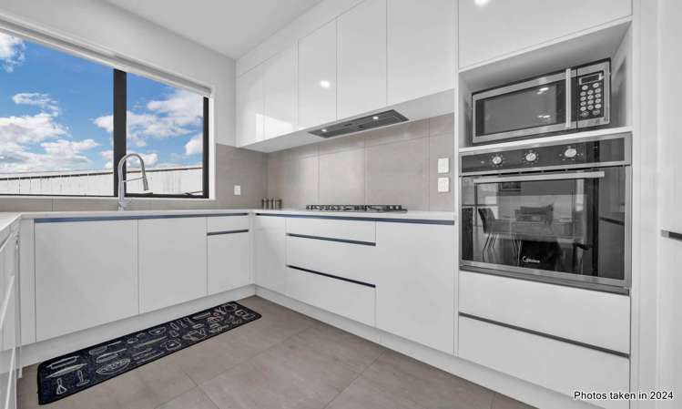 13 James Elliot Way_3