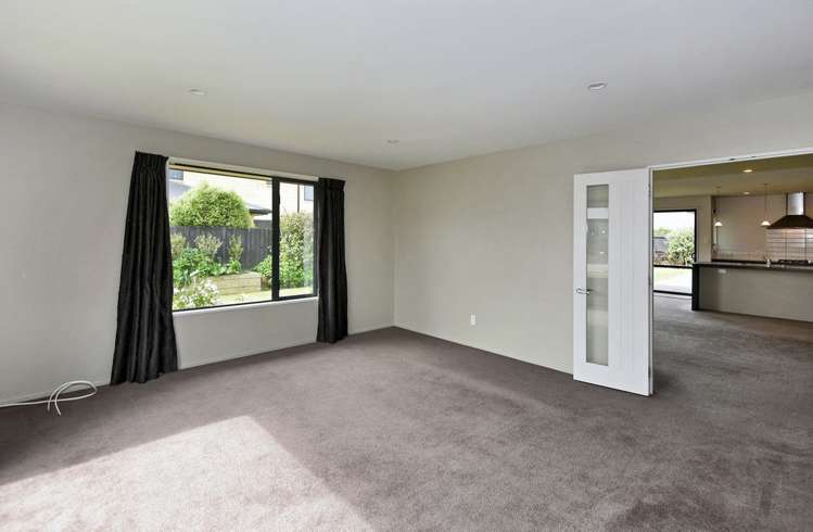 14 Kingsbridge Drive Burwood_7