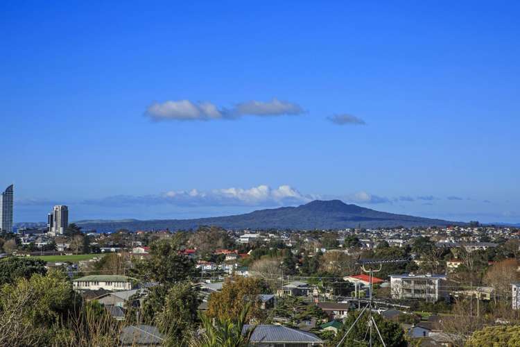24 Martin Crescent Northcote_2