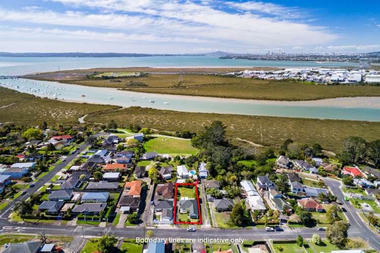 12 Ayrton Street Te Atatu South_19