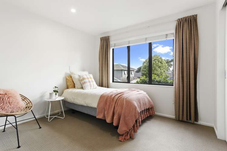 8a Devon Road Bucklands Beach_16