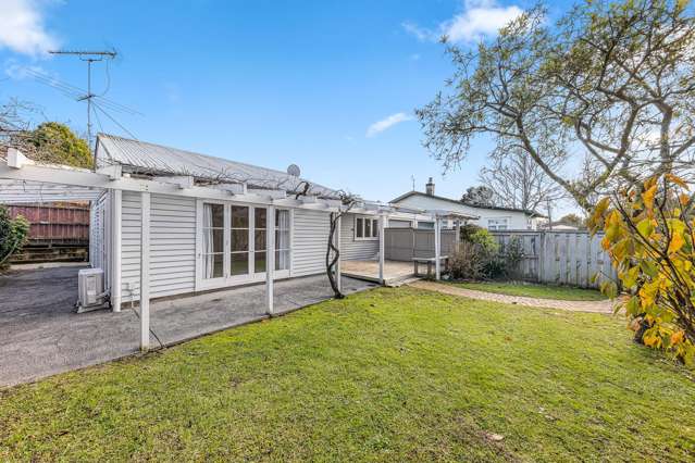 Character duplex with upside