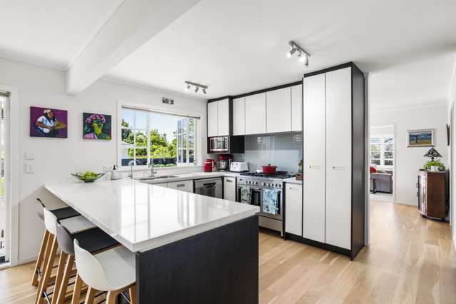 70 Lloyd Avenue Mount Albert_4