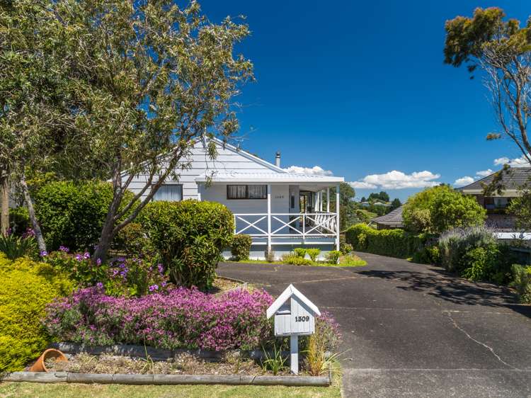 1309 Whangaparaoa Road_0