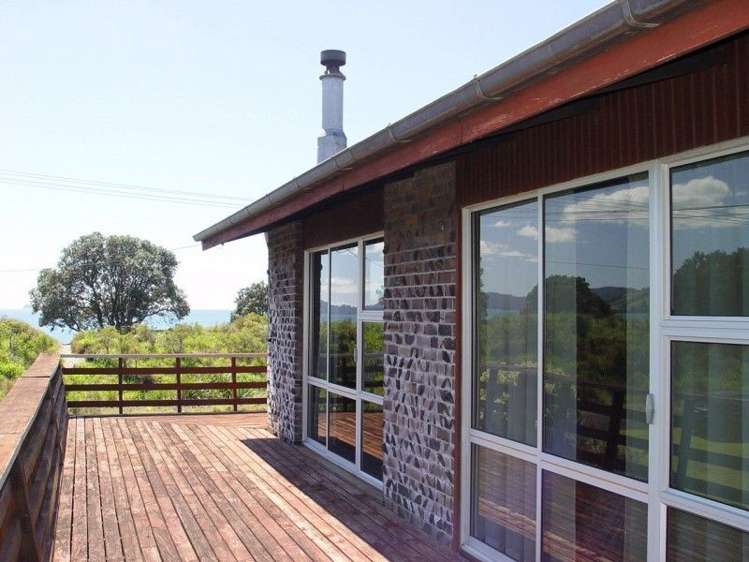 9 Marine Parade Cooks Beach_23