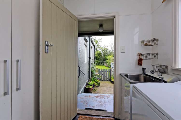 807 Oliphant Road Raureka_11