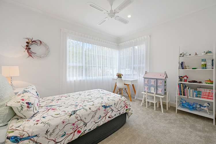 27 Almond Grove Greenhithe_13