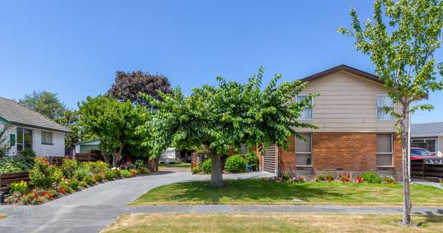 30 Denniston Crescent Redwood_1