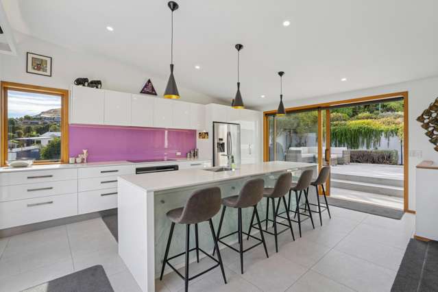 560 Peninsula Road Kelvin Heights_1