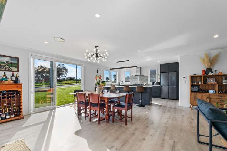 32 OMAHURU ROAD  "Kahawai Point" Glenbrook_7