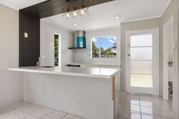 66 Sikkim Crescent Clover Park_12