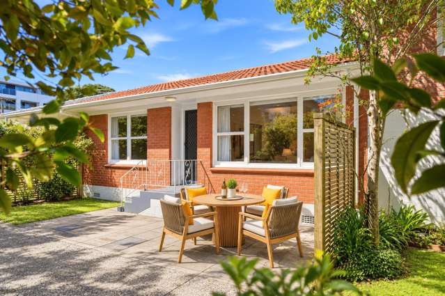 Single Level Brick Beauty in Browns Bay