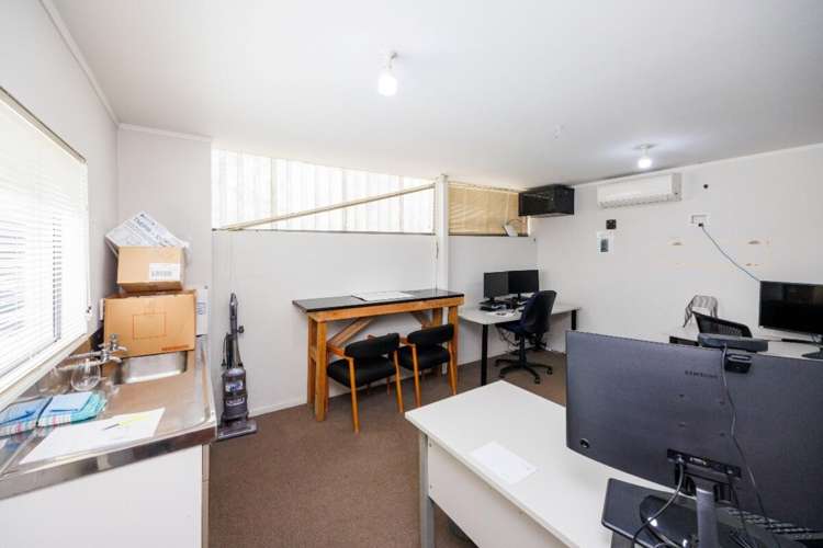 12-14 Coventry Street Levin_15