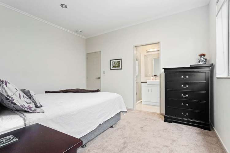 21 Listack Drive Flat Bush_12