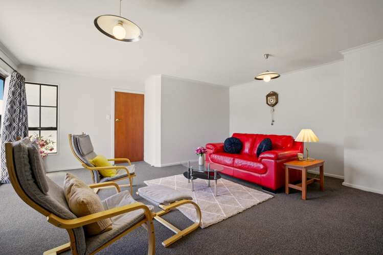 4 Larkhill Place Russley_14