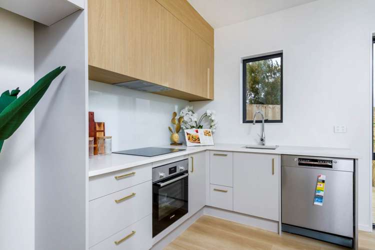 11b Elizabeth Drive West Harbour_16