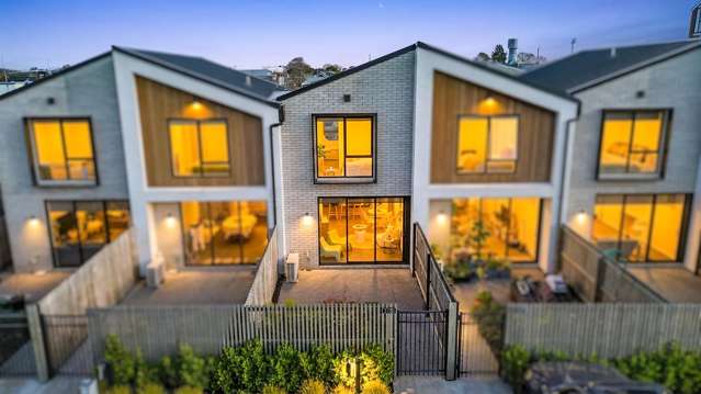 3/321 Lincoln Road Addington_1