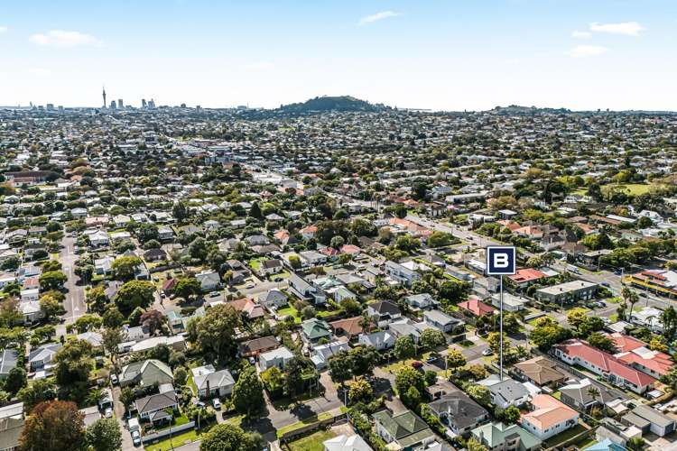 8 Invermay Avenue Mount Roskill_25