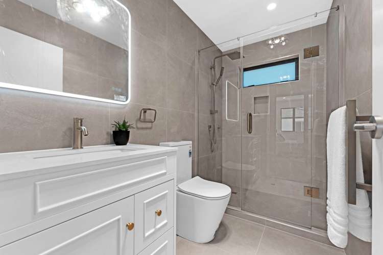 8D Gardiner Grove Mangere East_8