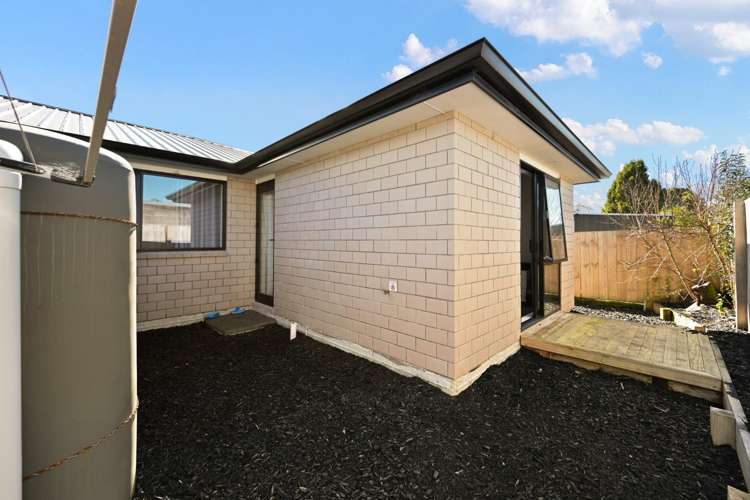 2/2 Radiata Street 1062_1