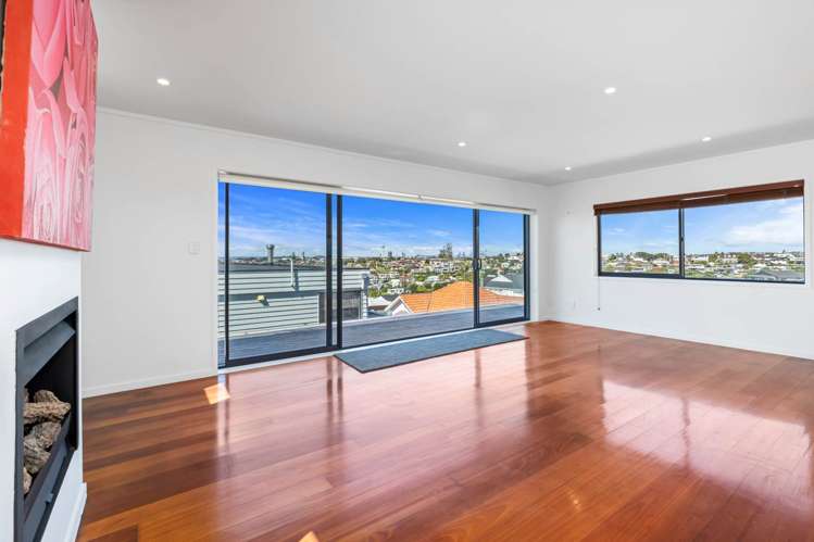 1/19 Seaview Road Castor Bay_7